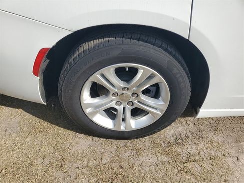 Used 2022 Dodge Charger SXT image 7