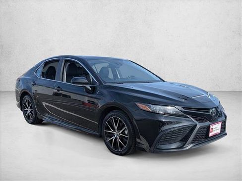 Certified 2024 Toyota Camry SE FWD image 3