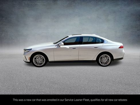 Certified 2025 BMW 530i xDrive w/ Premium Package image 6