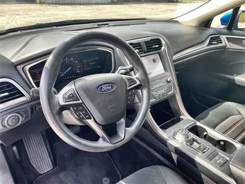 Used 2020 Ford Fusion SE image 11
