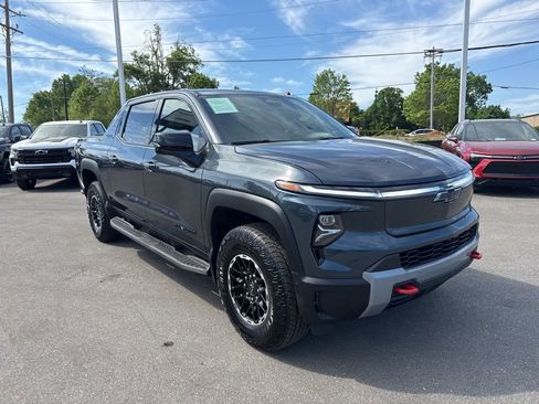 Used 2026 Chevrolet Silverado EV Trail Boss w/ LPO, Gameday Tailgate Package image 7