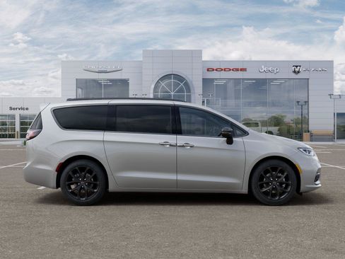 New 2026 Chrysler Pacifica Select w/ S Appearance Package FWD image 51