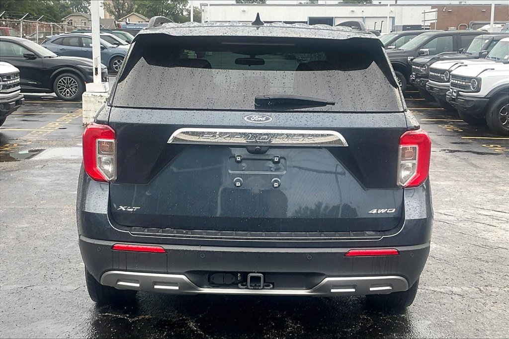 Used 2024 Ford Explorer XLT w/ Equipment Group 202A AWD/4WD image 3