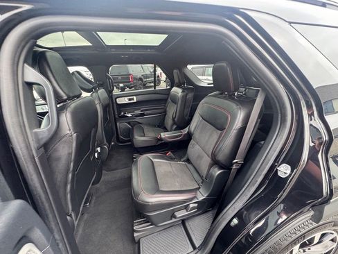 Used 2022 Ford Explorer ST-Line w/ Class IV Trailer Tow Package image 15