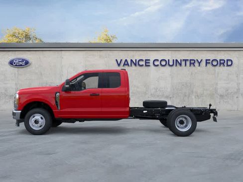 New 2025 Ford F350 XL w/ XL Chrome Package image 3