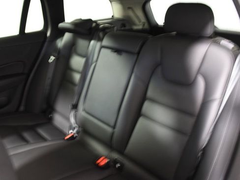 Used 2025 Volvo V60 B5 Cross Country Plus AWD/4WD image 28