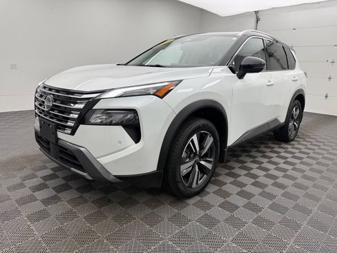 Used 2024 Nissan Rogue SL w/ SL Premium Package AWD/4WD image 2