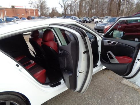 Used 2012 Hyundai Veloster w/ Style Pkg FWD image 17