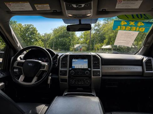 Used 2017 Ford F250 Lariat w/ FX4 Off-Road Package AWD/4WD image 13