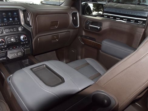 Used 2021 GMC Sierra 1500 Denali w/ Denali Ultimate Package image 17