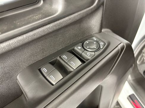 Used 2025 Chevrolet Silverado 2500 Custom w/ Custom Value Package image 18