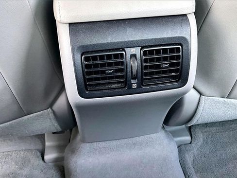 Used 2013 Toyota Camry XLE image 10