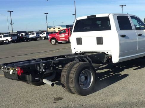 New 2024 RAM 3500 4x4 Crew Cab DRW image 8