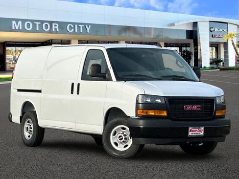 New 2025 GMC Savana 3500 w/ Driver Convenience Package RWD image 1