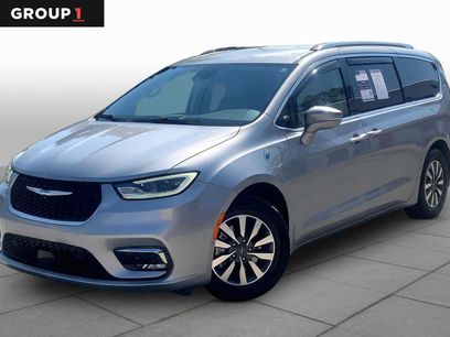 Used 2021 Chrysler Pacifica Touring-L