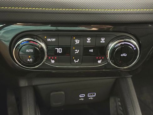 Used 2025 Chevrolet TrailBlazer ACTIV w/ Convenience Package image 16