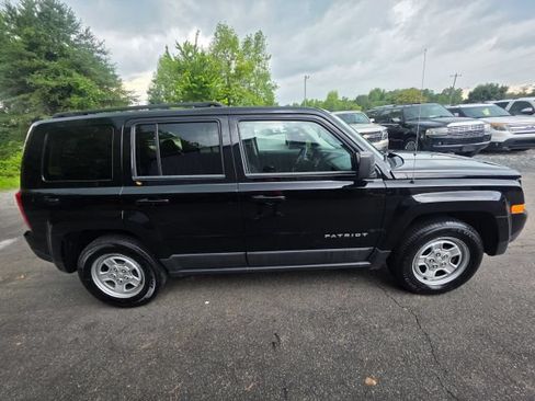 Used 2016 Jeep Patriot Sport w/ Power Value Group FWD image 4