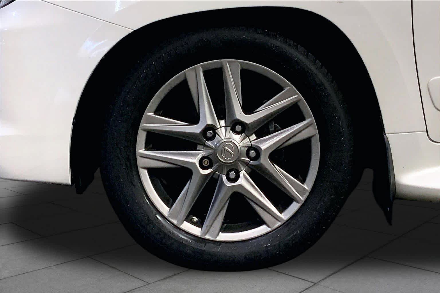 Used 2013 Lexus LX 570 4WD image 11