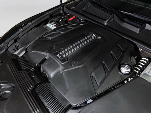 Used 2021 Bentley Bentayga w/ First Edition Specification AWD/4WD image 25