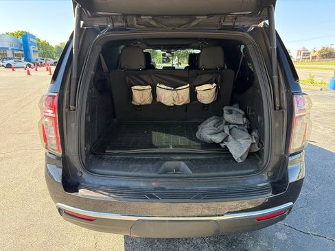 Used 2022 Chevrolet Suburban LT w/ LT Signature Plus Package AWD/4WD image 8