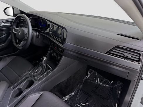 Used 2024 Volkswagen Jetta SE FWD image 27
