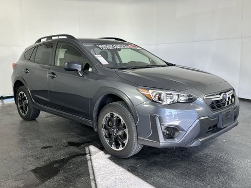 Used 2023 Subaru Crosstrek 2.0i AWD/4WD image 2