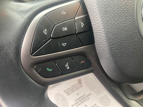 Used 2019 Jeep Cherokee Limited image 42