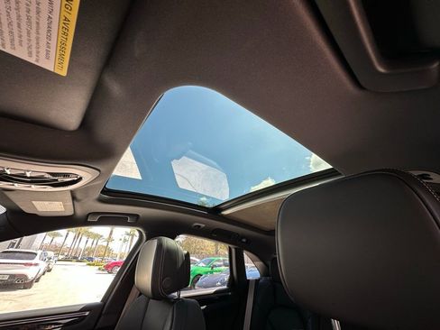 Certified 2022 Porsche Macan S image 25