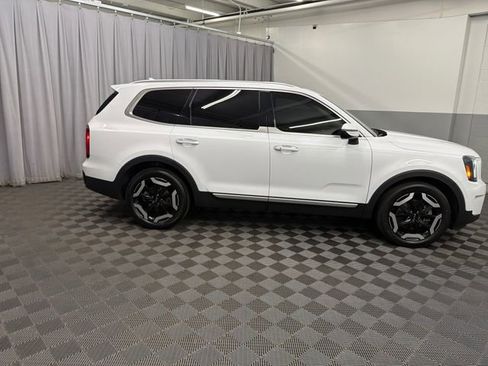Certified 2023 Kia Telluride S w/ S Sunroof Package AWD/4WD image 9