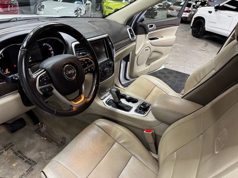 Used 2016 Jeep Grand Cherokee Overland w/ Advanced Technology Group image 31