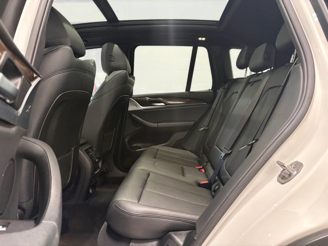 Used 2018 BMW X3 xDrive30i AWD/4WD image 11