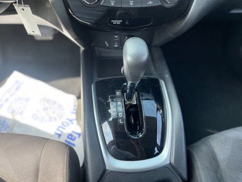 Used 2015 Nissan Rogue S AWD/4WD image 22