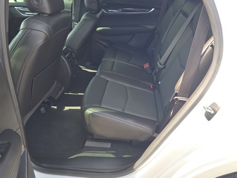 Used 2022 Cadillac XT5 Premium Luxury FWD image 17