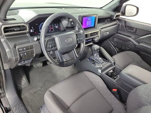 Used 2025 Toyota Tacoma SR AWD/4WD image 18