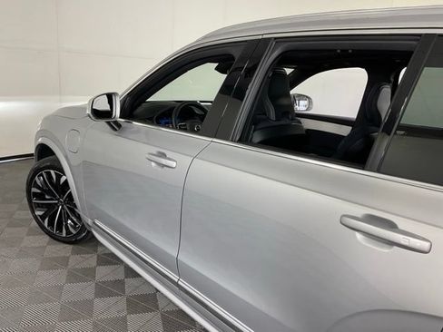 Certified 2025 Volvo XC90 T8 Ultra AWD/4WD image 40