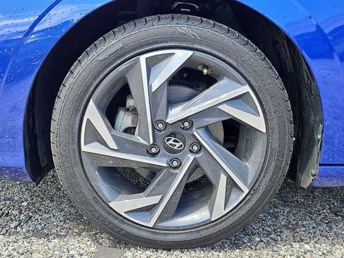 Used 2025 Hyundai Elantra SEL FWD image 8