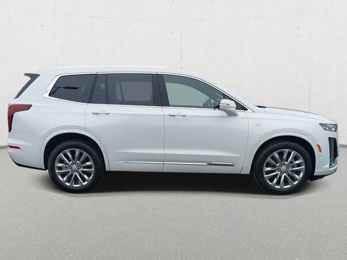 Used 2025 Cadillac XT6 Premium Luxury w/ Technology Package image 4