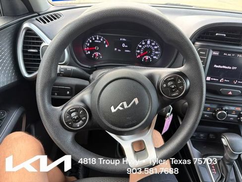 Used 2022 Kia Soul LX w/ Technology Package FWD image 16