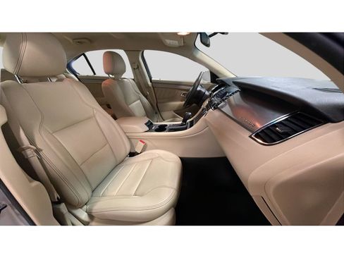 Used 2019 Ford Taurus SEL FWD image 17