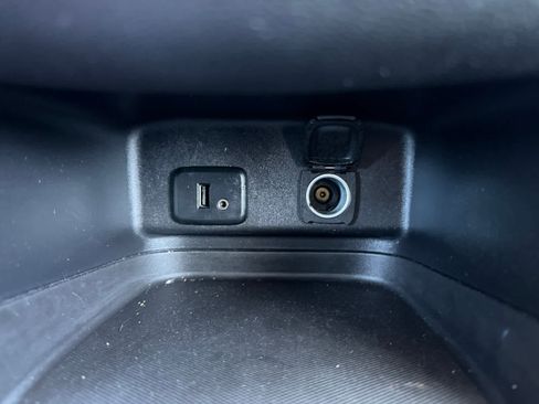 Used 2018 Chevrolet Equinox LT image 23