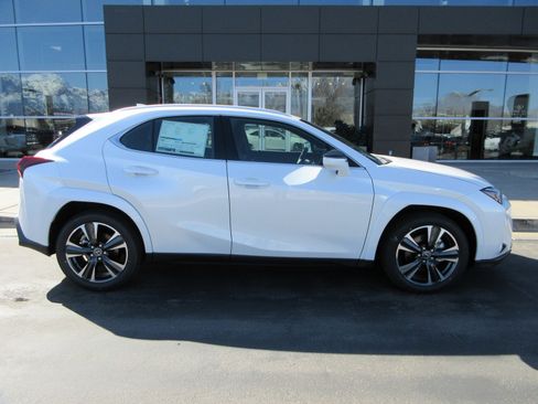 New 2025 Lexus UX 300h 300h Premium image 11