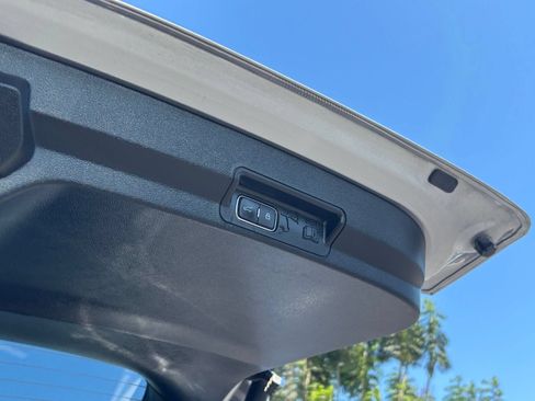 Used 2024 Ford Explorer XLT w/ Equipment Group 202A RWD image 19