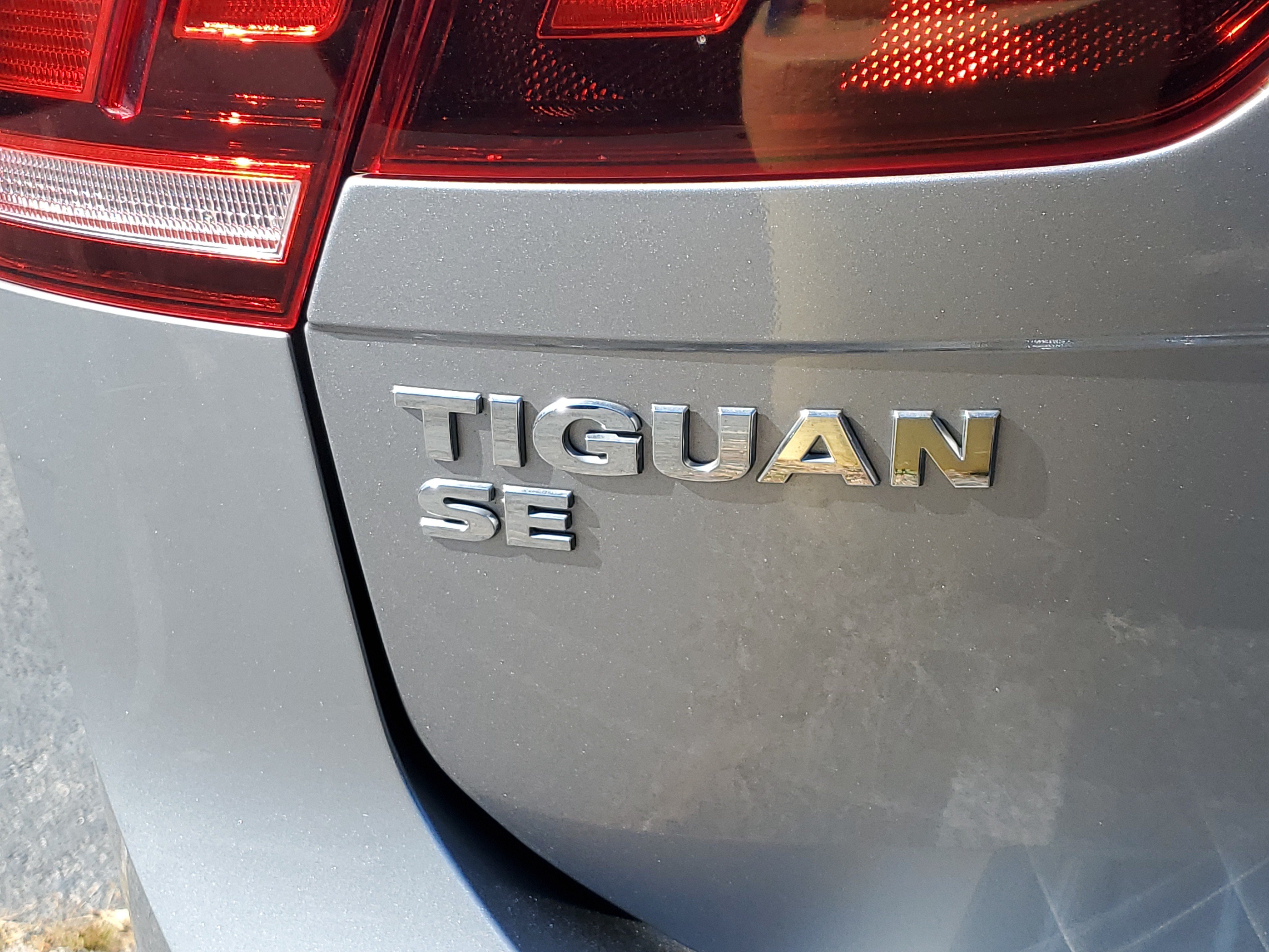 Used 2019 Volkswagen Tiguan SE w/ Panoramic Sunroof Package FWD image 7
