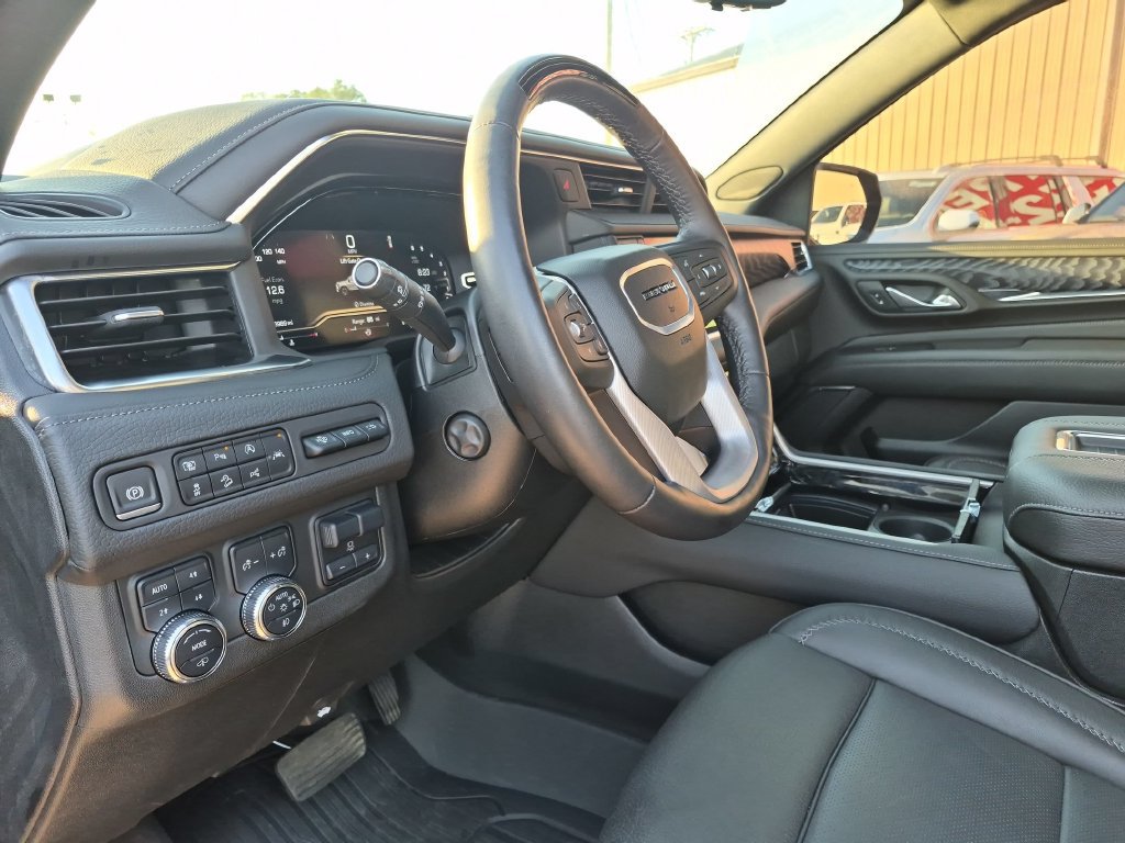 Used 2024 GMC Yukon Denali w/ Denali Reserve Package AWD/4WD image 13