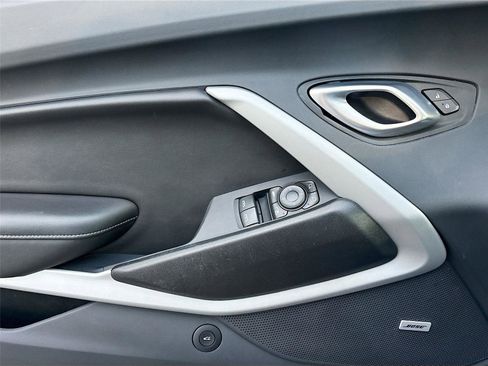 Used 2022 Chevrolet Camaro LT w/ Technology Package image 20