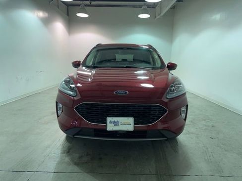Used 2020 Ford Escape Titanium image 2