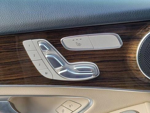 Used 2022 Mercedes-Benz GLC 300 image 27