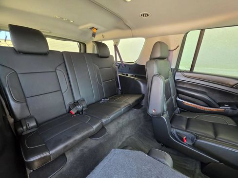 Used 2015 Chevrolet Suburban LTZ RWD image 17