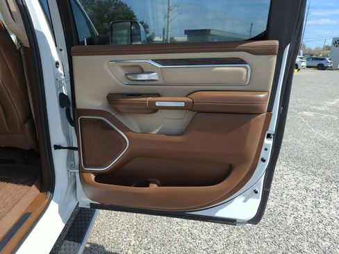 Used 2019 RAM 1500 Laramie image 30