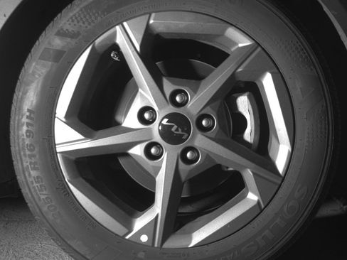 Used 2025 Kia K4 LXS image 13